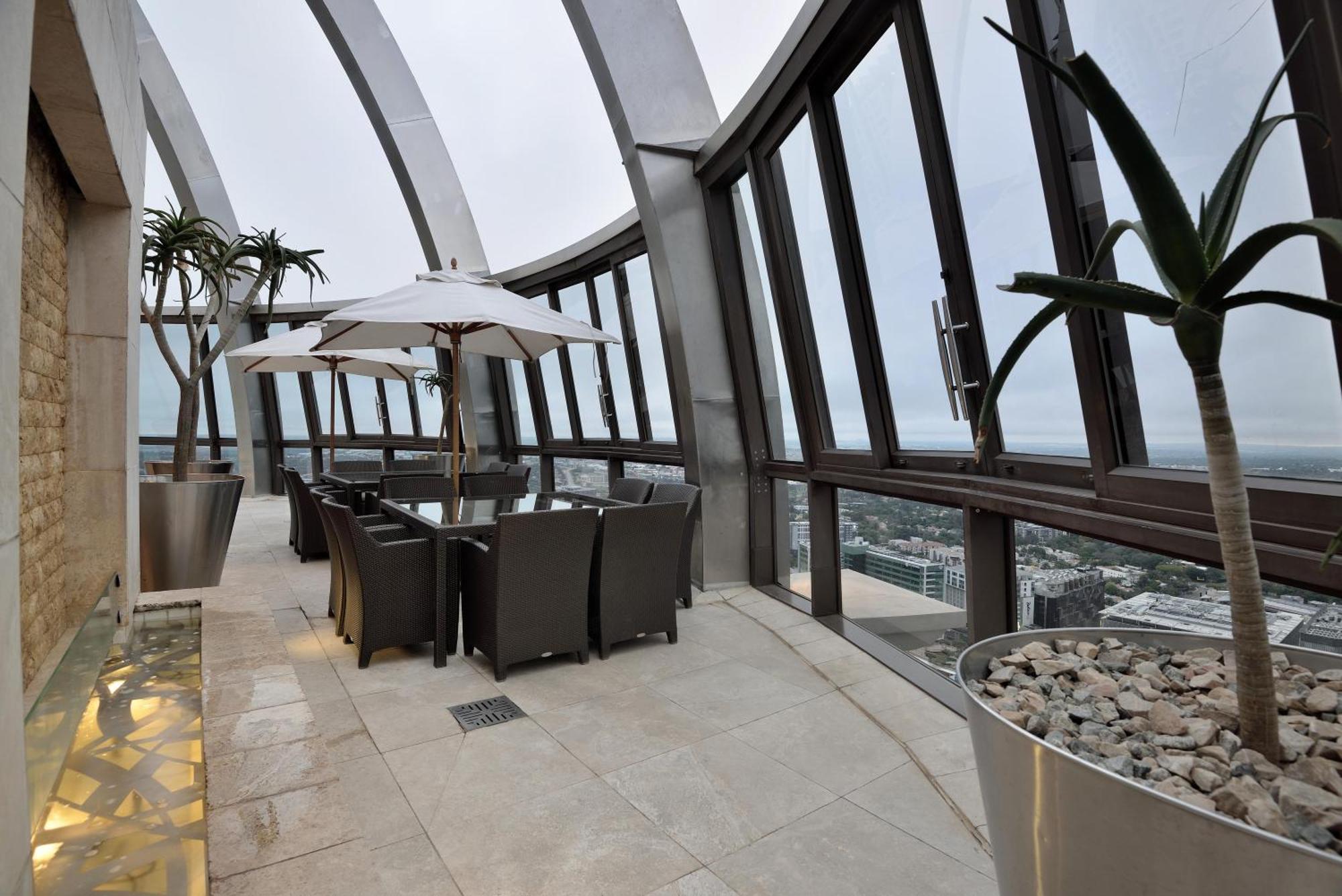 The Michelangelo Towers Hotel Sandton Exterior photo
